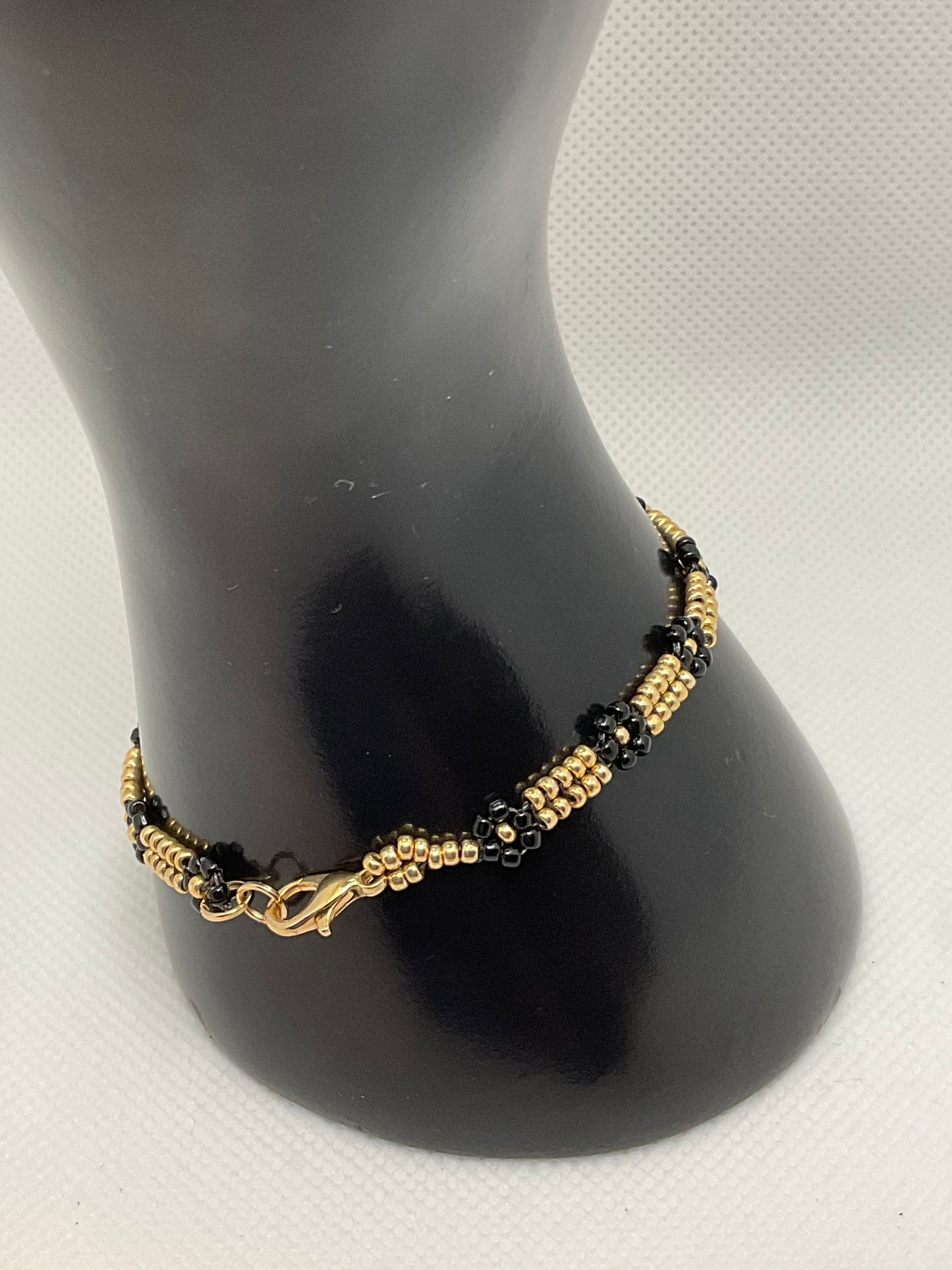 Flower seed bead bracelet