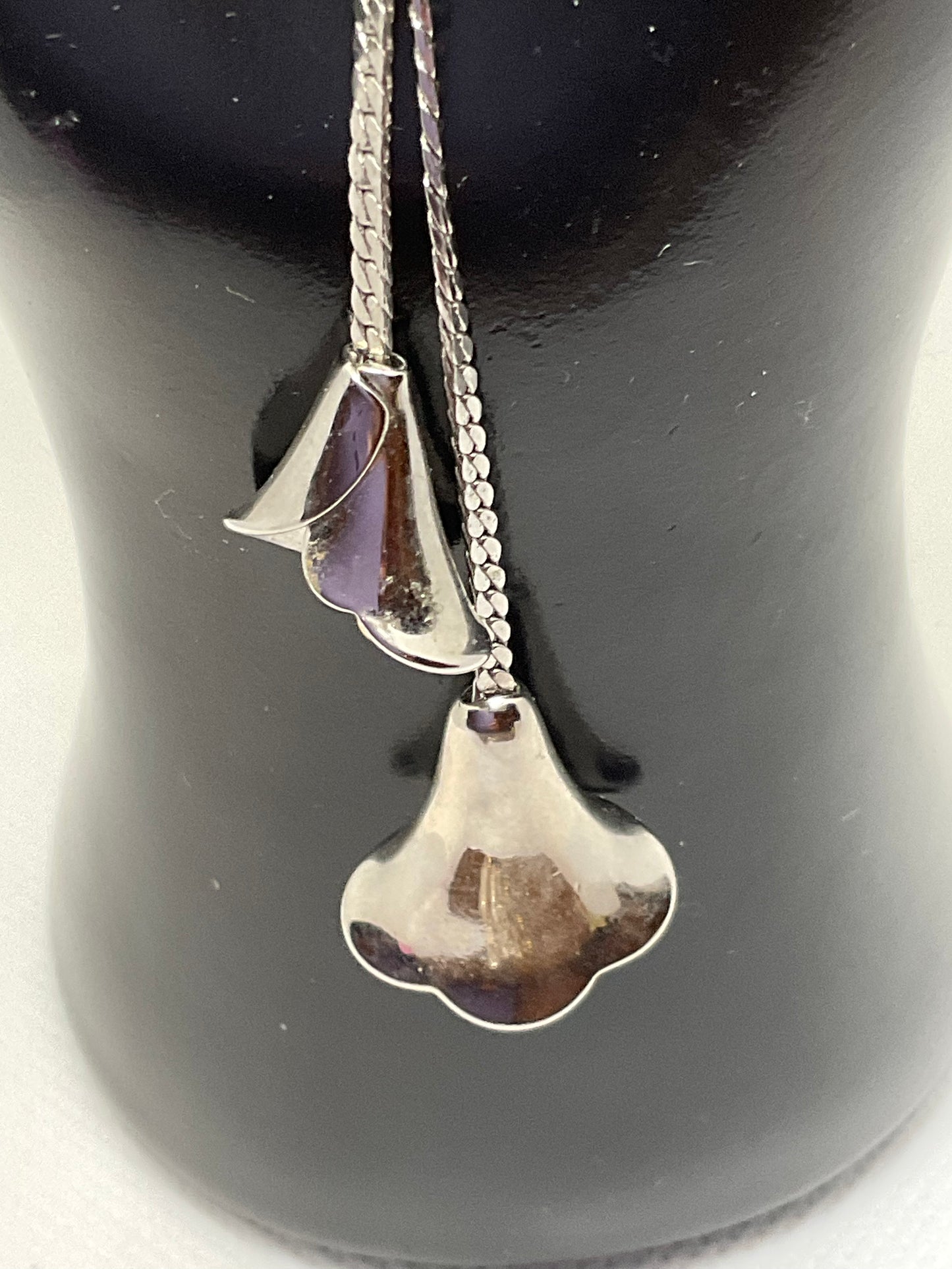 Avon Vintage Silver Cala Lily necklace