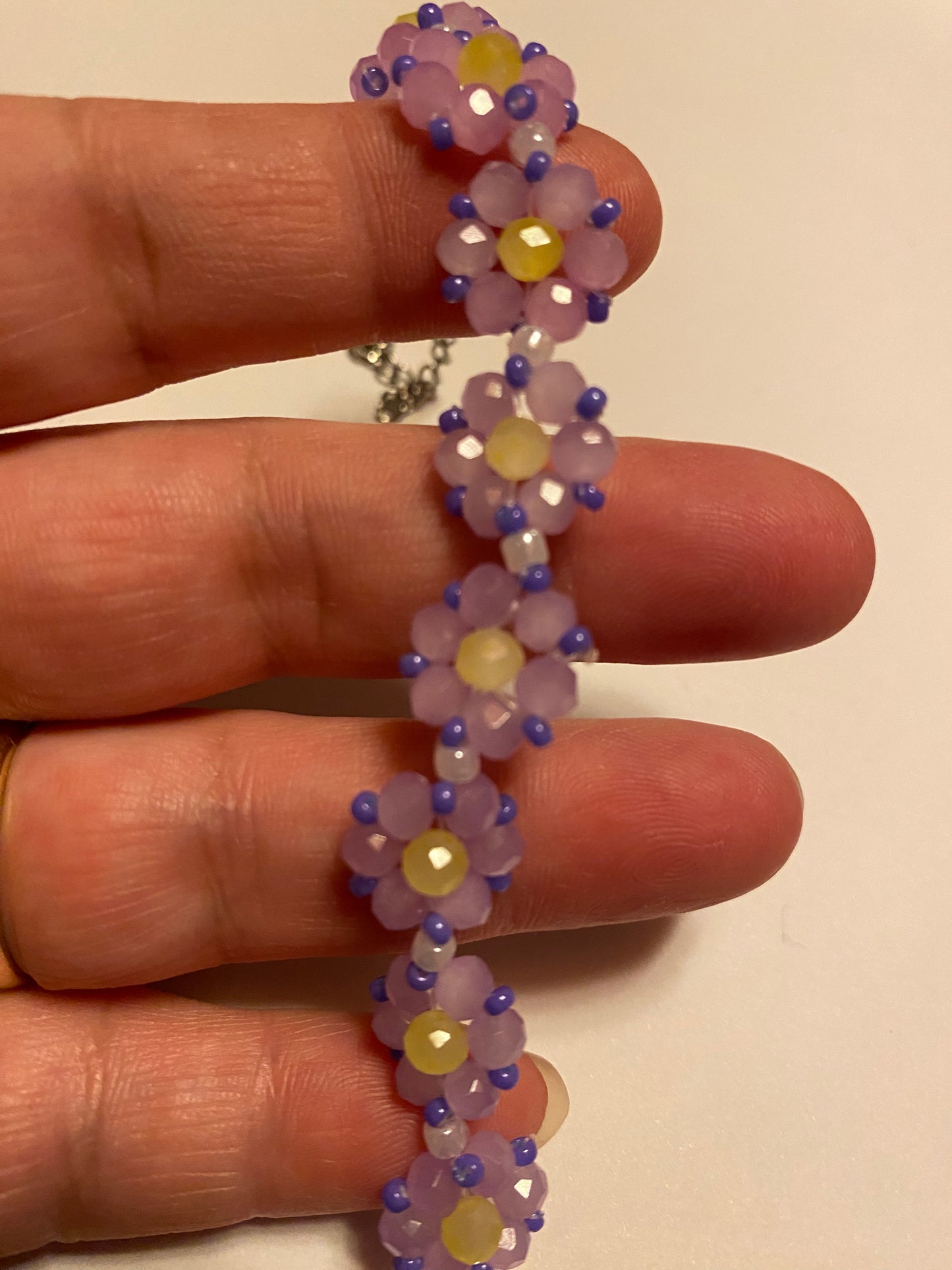 Pretty Pastel Purple Crystal Flower Beaded Bracelet